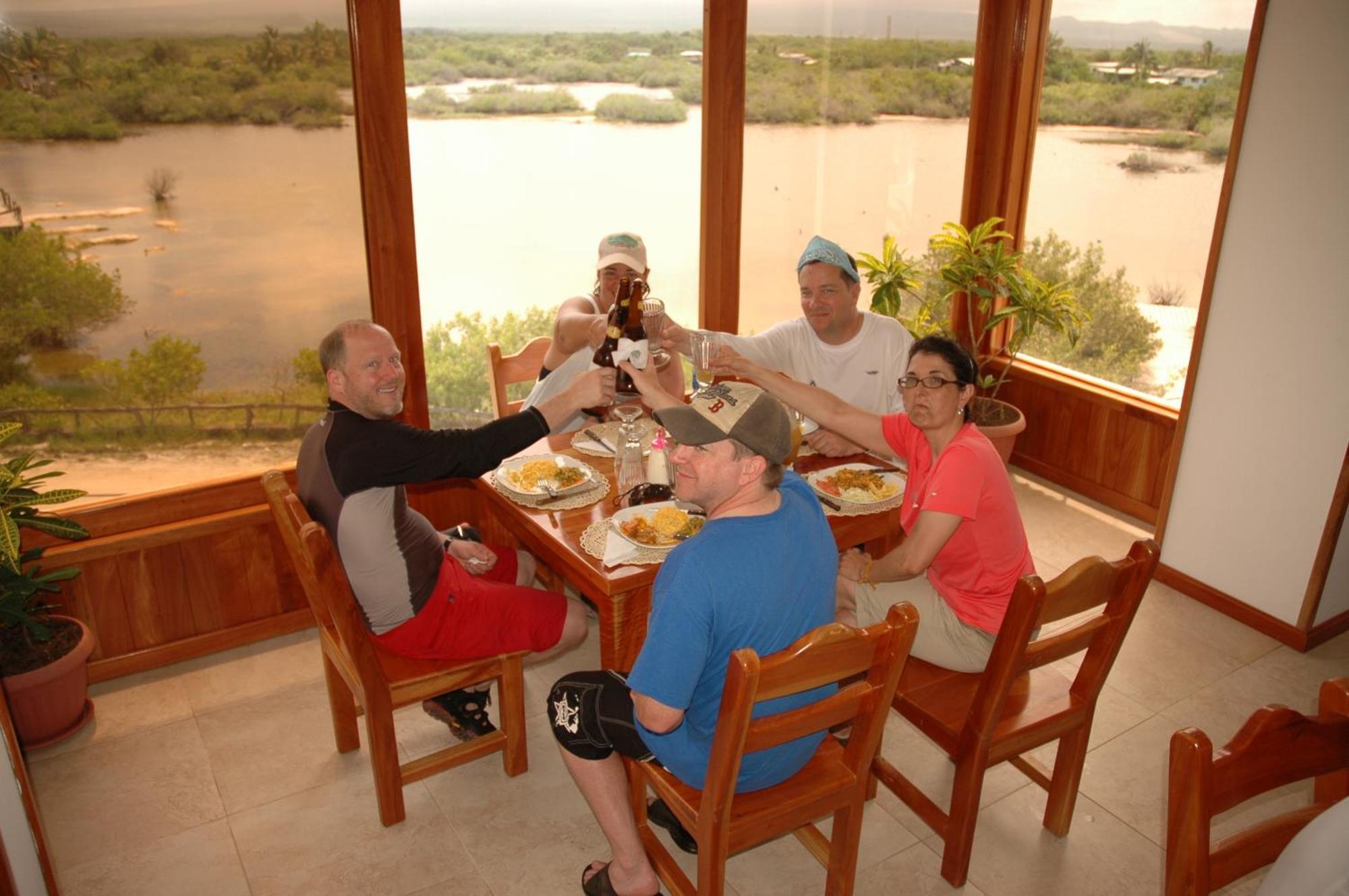 Hotel La Laguna Galapagos Пуерто-Вільяміль Екстер'єр фото